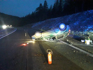 Vánoční zásahy hasičů: Dopravní nehody i požáry aut a chalup