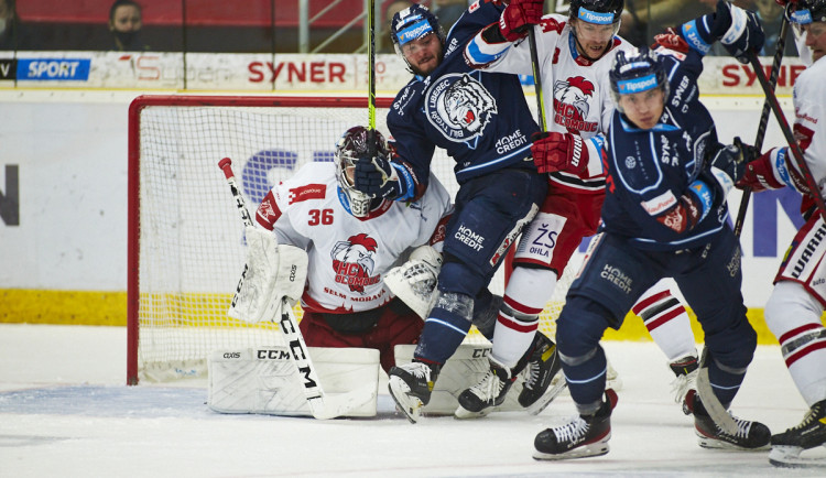 Tygři proti Olomouci vydolovali bod. V závěru prodloužení rozhodl Krejčí