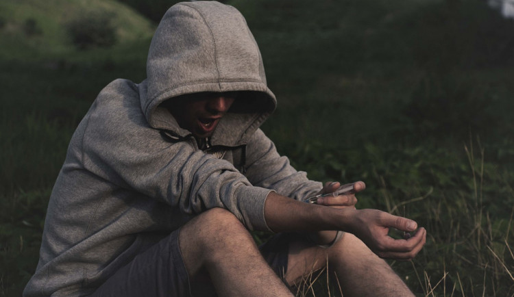 Pět milionů na pomoc drogově závislým. Kraj podpoří neziskovky