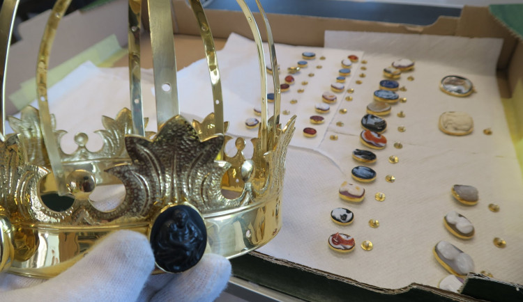 Unikátní repliku císařské koruny Napoleona Bonaparte vystavují v Turnově