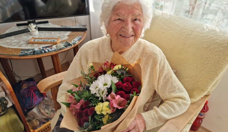 Na stará kolena se vám všechno zlepší, říká Jiřina Absolonová z Liberce. Oslavila 101. narozeniny