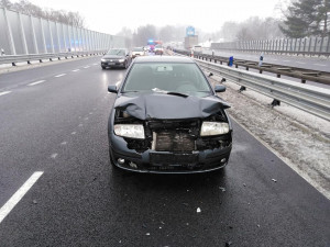 U sjezdu na Makro havarovalo pět vozidel. Provoz je sveden do jednoho pruhu