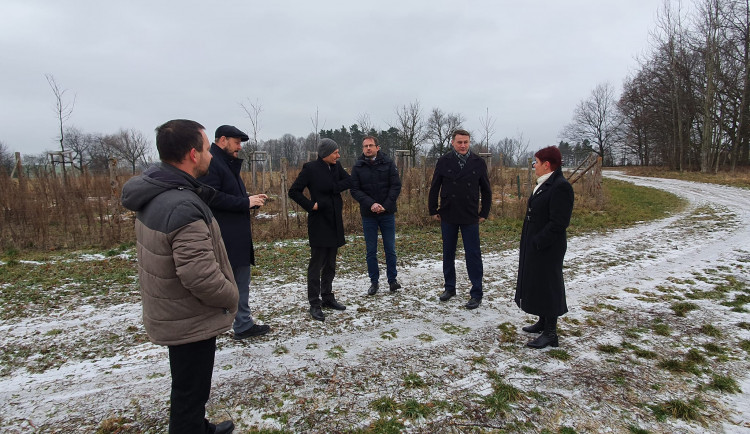 Pojedu do Varšavy s nabídkou dohody, řekla po návštěvě českého sousedství Turówa ministryně Hubáčková