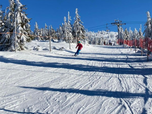 Nový sníh a mráz pomohl rozšířit nabídku pro lyžaře v Libereckém kraji, v provozu jsou další skiareály