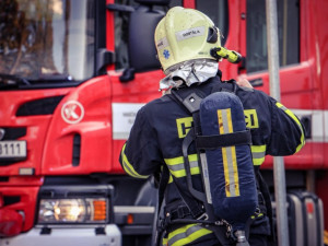 Hasiči zasahovali u požáru rodinného domu v Líšném