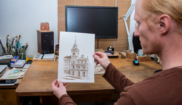 Detaily nesmí narušit celkový vzhled, říká Jiří Lode, autor jedinečné turnovské známky