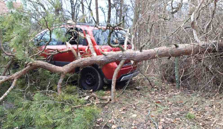 Silnice na jižní Moravě jsou sjízdné se zvýšenou opatrností