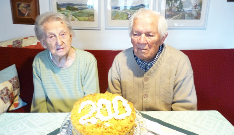 Na Brněnsku žije nejstarší pár v Česku. Manželé Bělíkovi mají dohromady 202 let