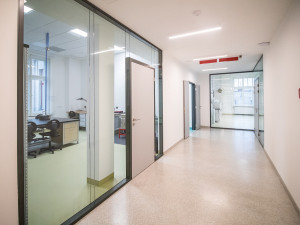 Špičkové stroje a nejmodernější sklářské i bižutérní technologie. Do školy na Podhorské se vrátili studenti