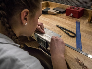 Špičkové stroje a nejmodernější sklářské i bižutérní technologie. Do školy na Podhorské se vrátili studenti