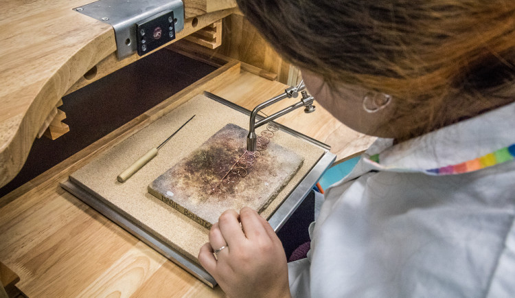 Dnes se po rekonstrukci otevřela Střední škola řemesel a služeb v Podhorské ulici v Jablonci nad Nisou