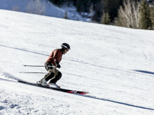 Podmínky pro lyžování jsou v kraji dobré, na sjezdovkách je až metr sněhu
