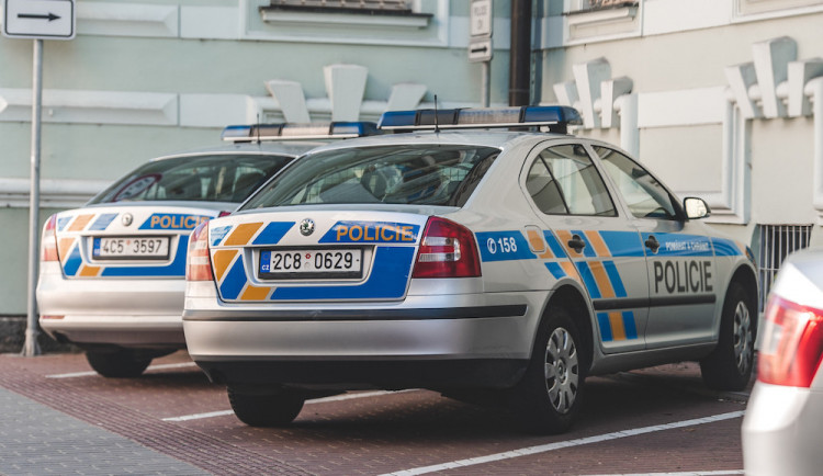 Řidiči volají policii k nehodám často zbytečně, tvrdí pojišťovny