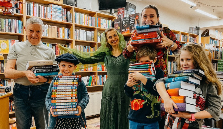 Kniha se slevou za vysvědčení. Tradiční akci u Fryče doplní nové překvapení