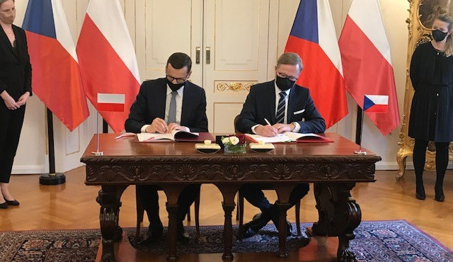 Podepsáno, Česko se s Polskem dohodlo o Turówu. Špatná dohoda, vadí kritikům