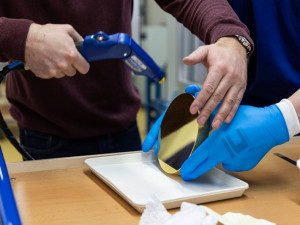 V jablonecké mincovně vyrazí pět desetikilových mincí. Jedna stojí čtrnáct milionů