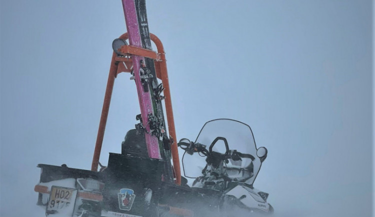 Horská služba zachraňovala šest lidí z Labské louky. Šlo o tři dospělé a tři děti do sedmi let