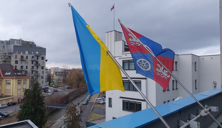 V Liberci zavlála ukrajinská vlajka, kraj tak vyjádřil podporu a solidaritu