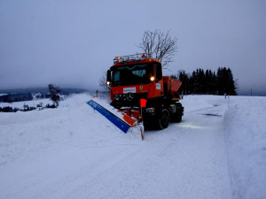 V Libereckém kraji nasněžilo, vrstva nového sněhu může být i na hlavních tazích