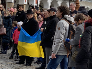 Jsme s vámi! U radnice se na podporu Ukrajiny sešly stovky lidí