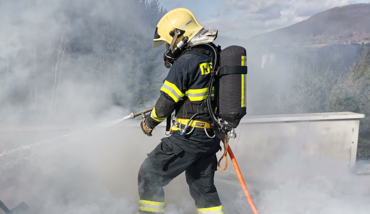 Podruhé v týdnu hořelo v Novinách pod Ralskem. Nedbalé sváření způsobilo půlmilionovou škodu