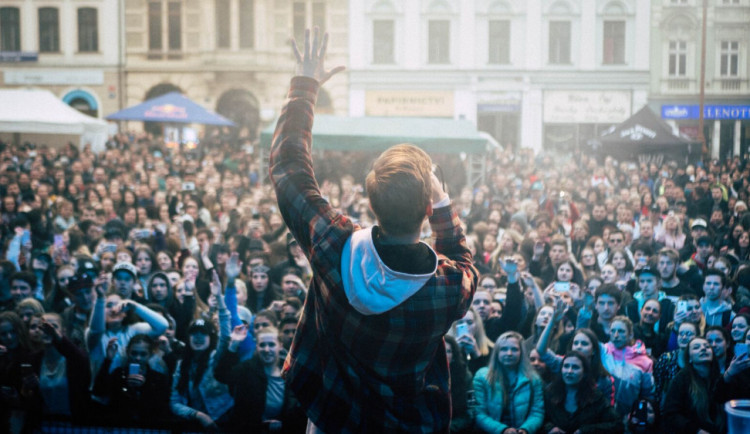 Liberec pro Ukrajinu. Před radnicí proběhne benefiční koncert i sbírka