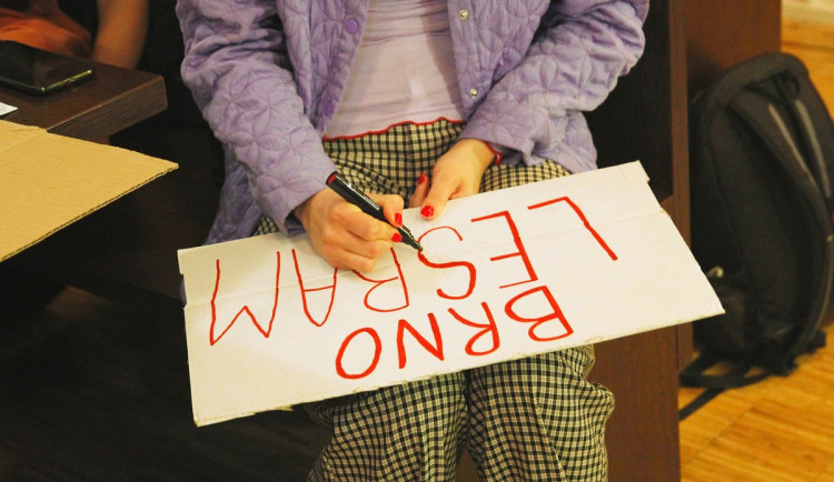 Brnem projdou feministky. MDŽ oslaví protestem za ženy a sexuální menšiny