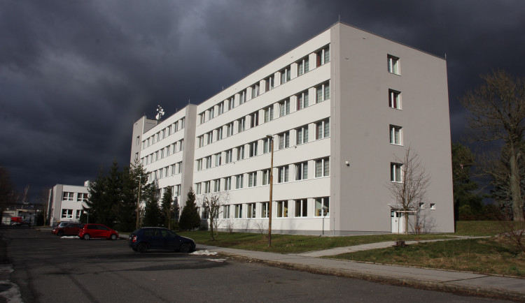 Liberecká univerzita ubytuje na kolejích ve Vesci ukrajinské uprchlíky. Pořádá sbírku na dovybavení pokojů