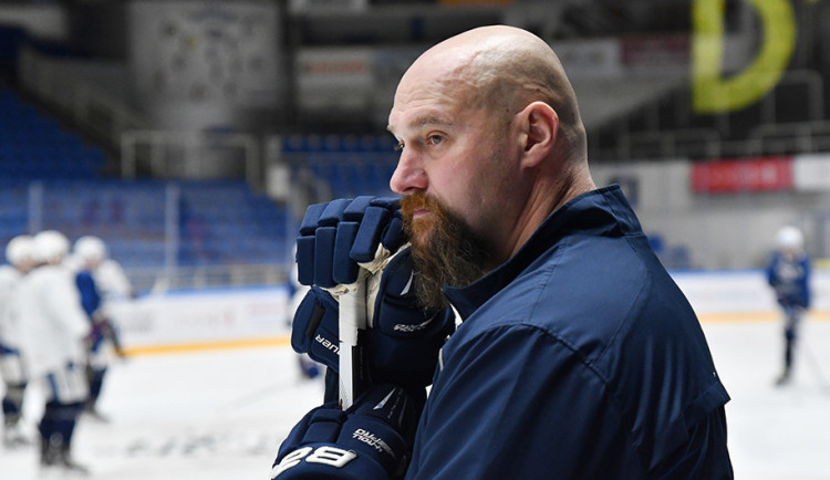 Je otázkou, zda se k penězům u Sberbank dostaneme, přiznal šéf hokejové Komety Zábranský