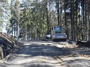 Rekonstrukce silnice na Ještěd od dubna pokračuje, skončí za rok. Doprava bude omezena