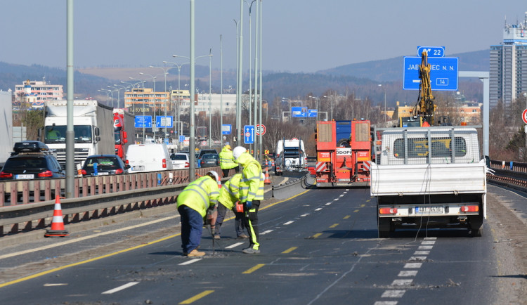 Rekonstrukce mostů na průtahu Libercem začala. Omezení potrvají rok a půl