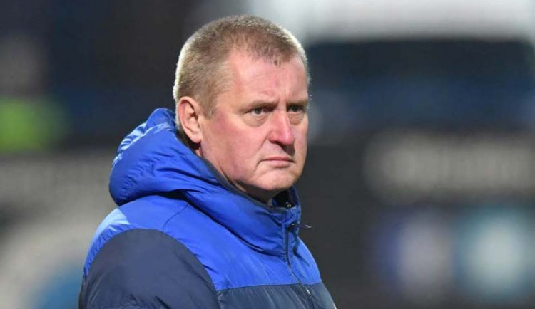 Sedm ligových zápasů na trávníku, který neroste. Mým snem je hybrid, říká technický ředitel Slovanu Čadílek