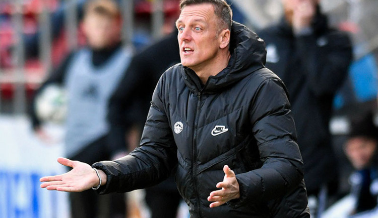 Vždy začneme hrát až po půlhodině, štvalo trenéra Slovanu Kozla po prohře v Olomouci