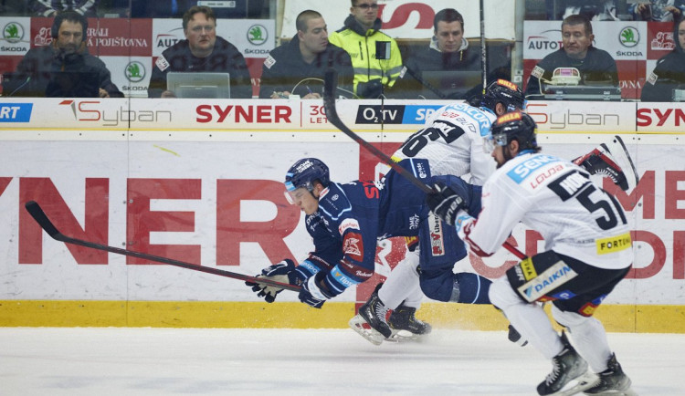 Třetí čtvrtfinále rozhodl těsně před koncem Horák. Tygři jsou jediný zápas od vyřazení