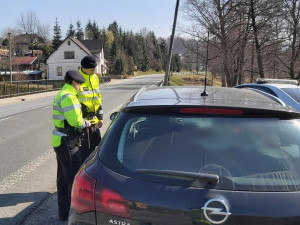 Policisté měřili rychlost řidičů v celém kraji. Největší prohřešek byl na Jablonecku