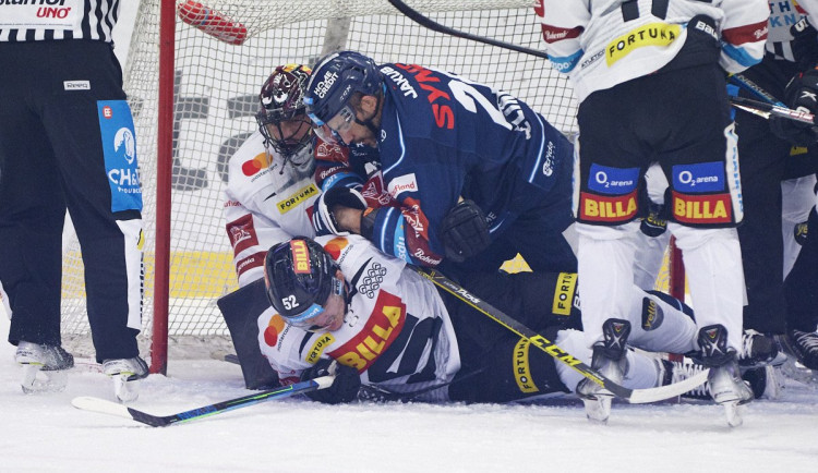 Tygři odmítli konec sezony. Spartu porazili 4:2 a sérii vrací do Prahy