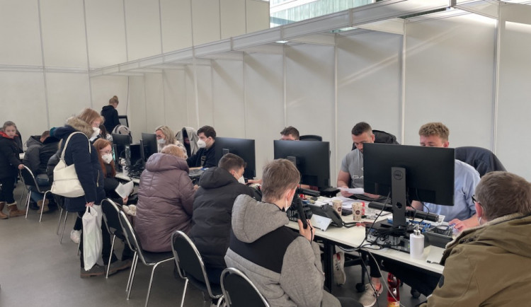 Do brněnského centra pro uprchlíky přišlo přes dvacet tisíc Ukrajinců