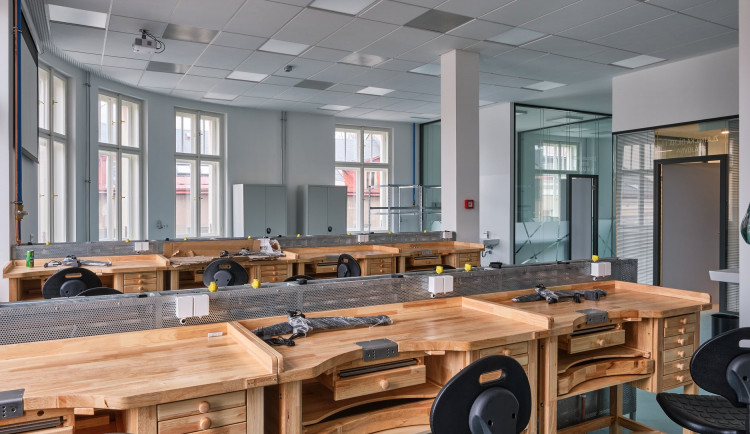 Škola má po rekonstrukci moderní prostory i špičkové vybavení.