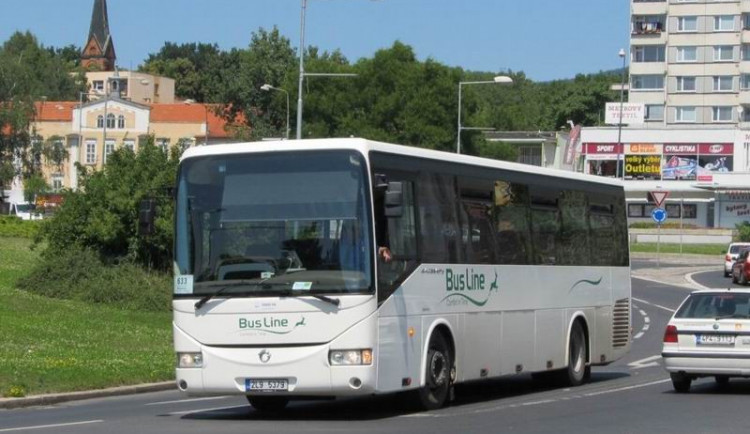 Dopravce plánuje vytvořit ženský autobusový pluk. Ukrajinky chce dostat za volant autobusů