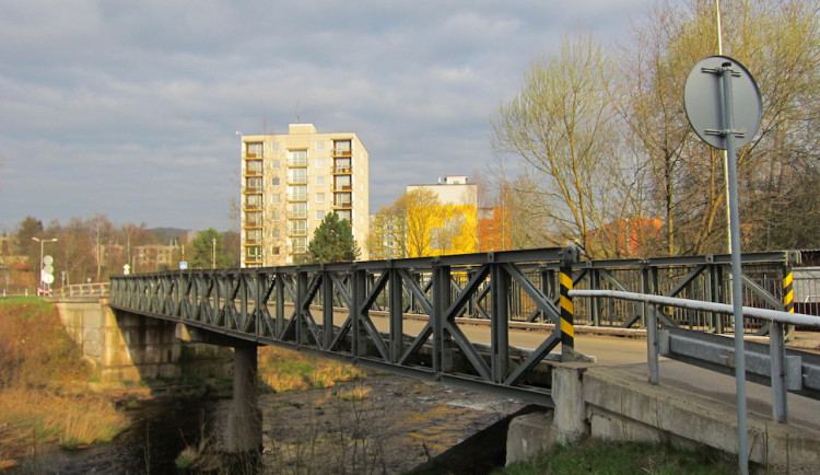 Kvůli rekonstrukci bude od pondělí uzavřený most v Jatecké ulici v Semilech