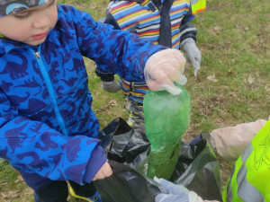 Dobrovolníci nasbírali po Liberci třináct tun odpadu. Úklid ještě nekončí