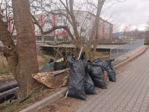 Dobrovolníci nasbírali po Liberci třináct tun odpadu. Úklid ještě nekončí