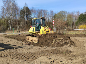 Prostor pod muzeem v Chrastavě už neslouží zahrádkářům. Nahradí louku za hasičárnou