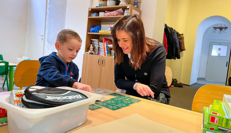 Pexeso s Matvim hraje i personální ředitelka Webasta Radka Jindřichová.