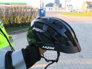 Řidič auta nedal přednost a srazil cyklistu. Ten skončil v nemocnici