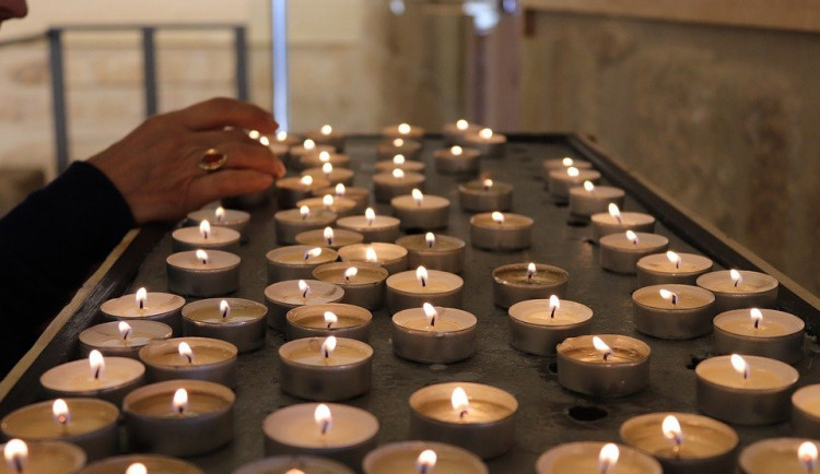 Je Bílá sobota, křesťané si připomínají uložení Krista do hrobu