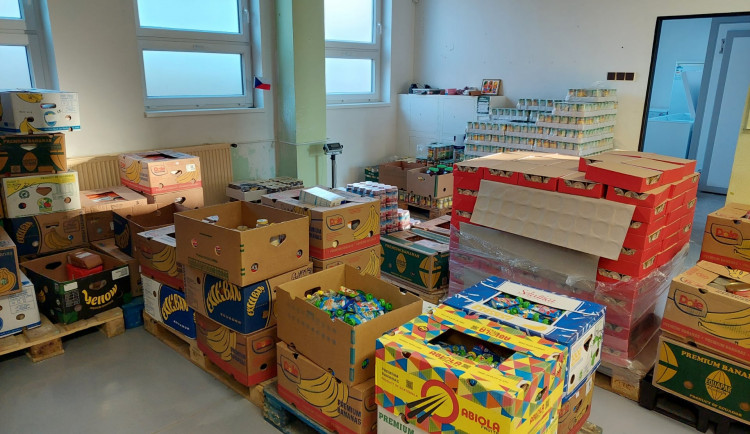 Za měsíc jako za rok. S uprchlickou krizí vzrostla spotřeba zboží z liberecké potravinové banky