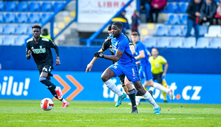 Slovan v posledním domácím utkání základní části porazil Karvinou 2:1