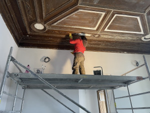 Rekonstrukce Liebiegova paláce pokračuje. Z oranžérie bude kavárna, z koupelny učebna