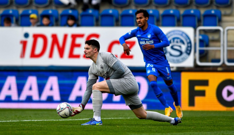 Slovan základní část ligy zakončil porážkou na Slovácku. V nadstavbě s utká s Olomoucí